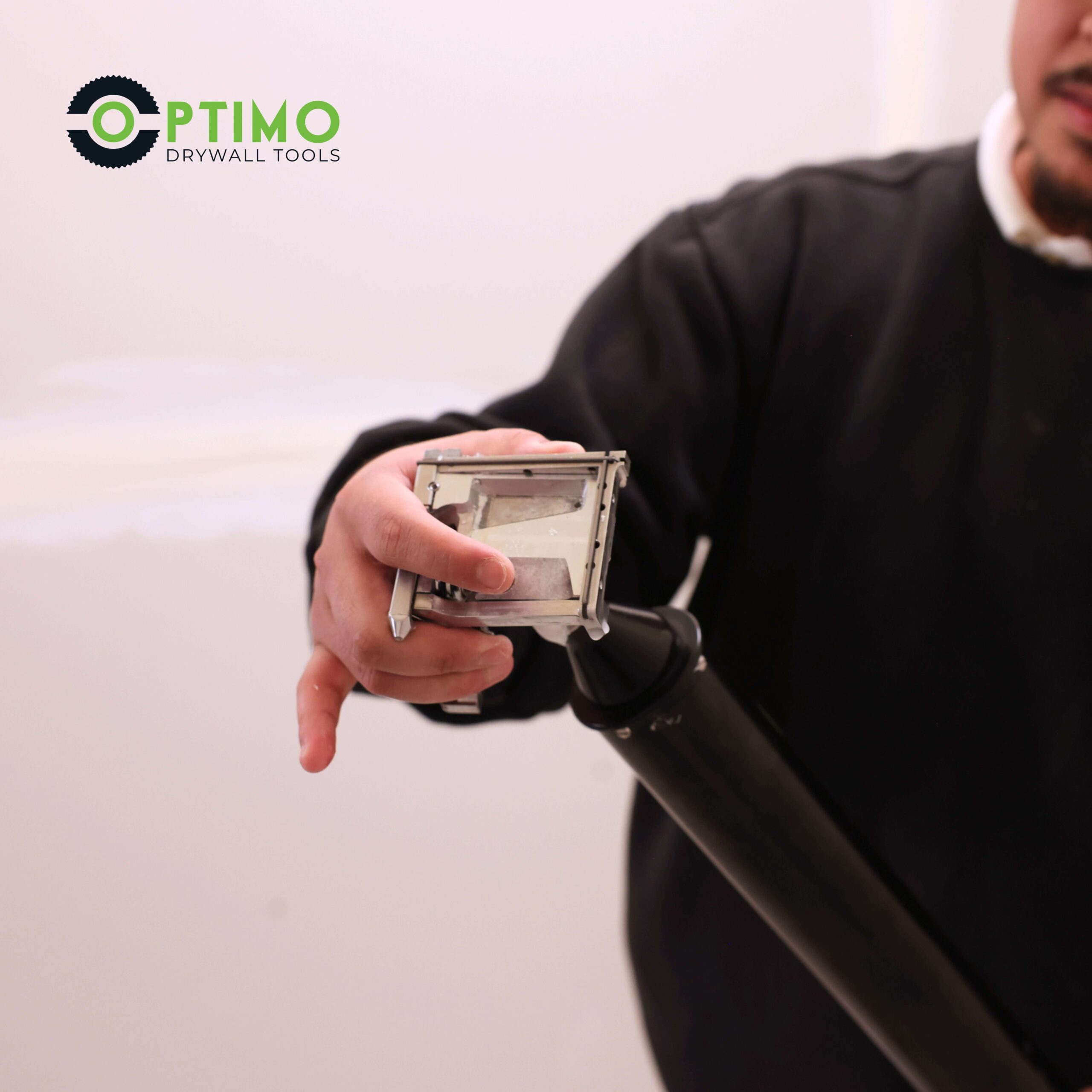 Optimo angle head shown by a contractor