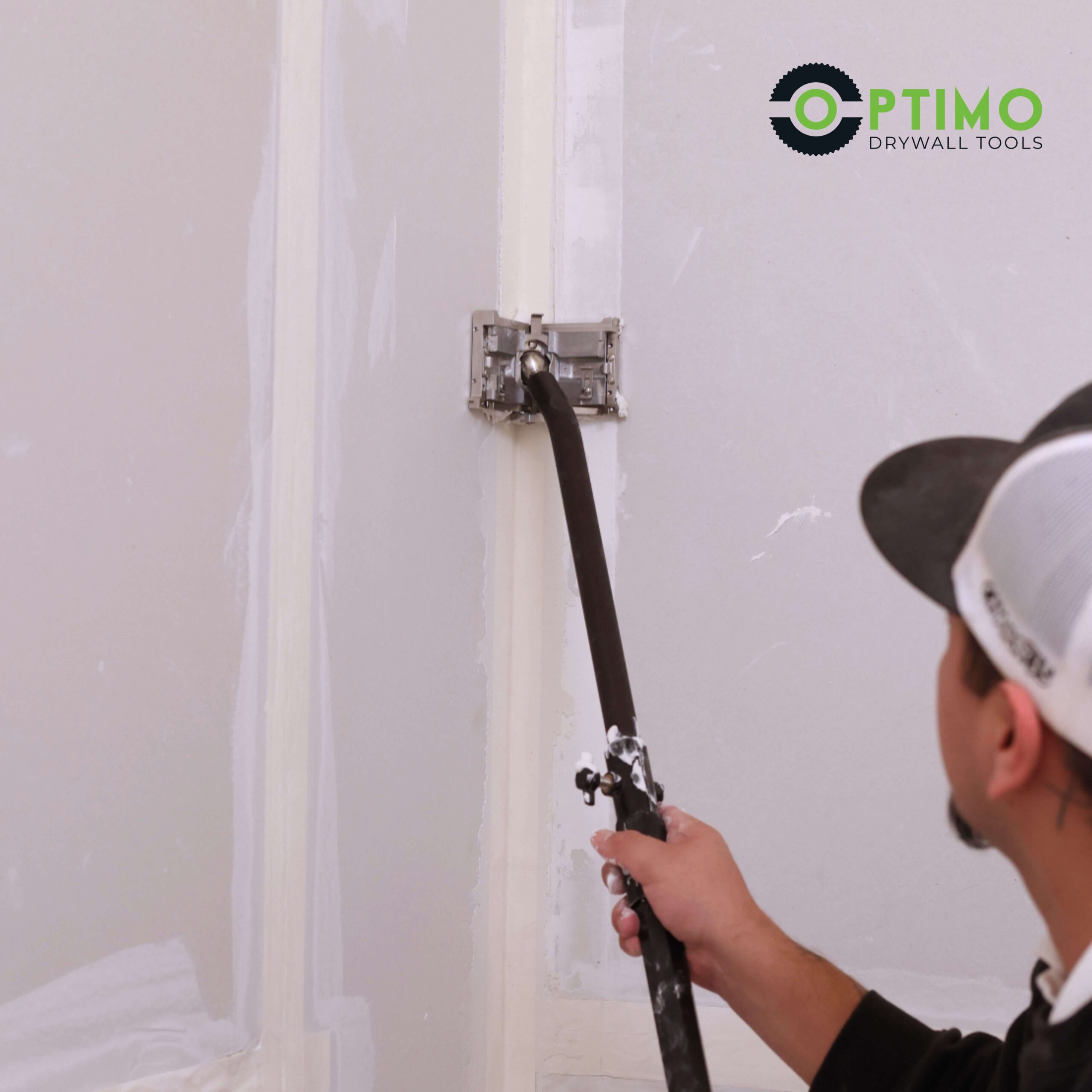 Optimo angle head being used by a contractor