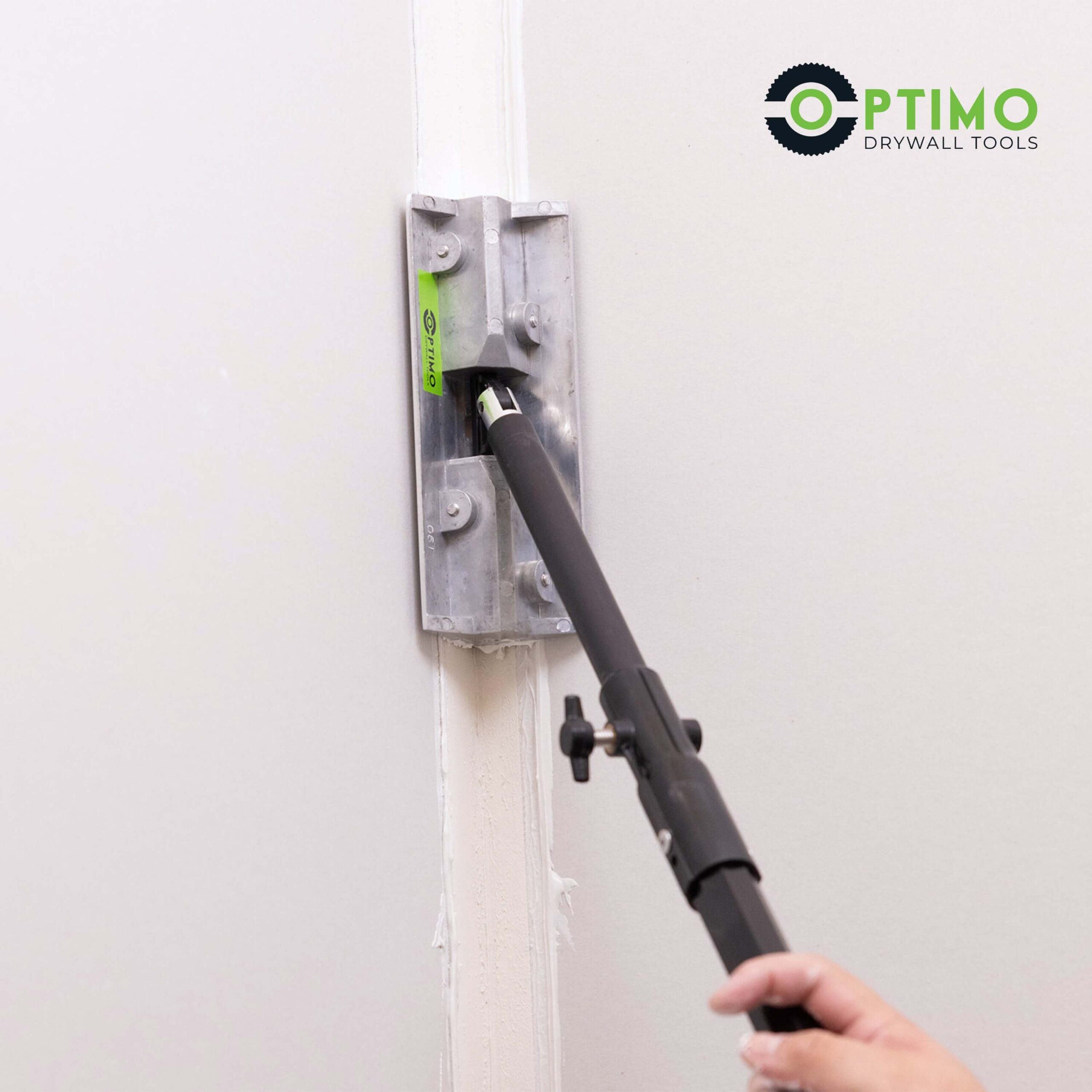 Optimo inside corner roller being used